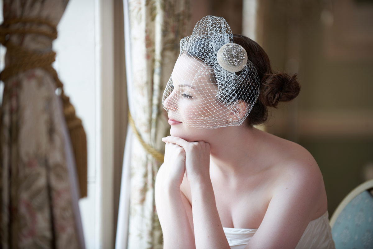 How to Wear a Fascinator at Weddings for Brides